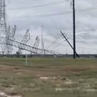 Escenas de la destrucción del centro de Houston tras una tormenta mortal