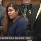 Captura de pantalla del juicio en Ohio contra Kristel Candelario, la madre ecuatoriana condenada a cadena perpetúa por cometer una grave negligencia que provocó la muerte de su hija de tan sólo 16 meses.