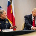 Trump solicita a los estados republicanos un “despliegue” de guardias para apoyar a Texas en su lucha fronteriza