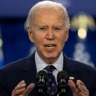 El Senado da marcha atrás a la regla de Biden que busca regular en los estados las emisiones de los automóviles