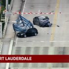 Captura de pantalla de un video de la grúa caída en Miami.