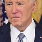 Joe Biden, hace una pausa durante su discurso ante un grupo bipartidista de gobernadores en el Salón Este de la Casa Blanca en Washington, DC, durante la Reunión de Invierno de la Asociación Nacional de Gobernadores.