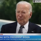 Captura de pantalla de un fragmento de la entrevista que realizó el presentador de ABC News, David Muir, a Joe Biden durante su visita a Normandia (Francia)
