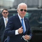 Biden aborda el Air Force One tras pasar seis días oculto