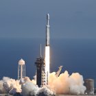 NASA: Un cohete Falcon Heavy de SpaceX con la nave espacial Europa Clipper a bordo despega del Complejo de Lanzamiento 39A del Centro Espacial Kennedy de la NASA en Cabo Cañaveral el 14 de octubre de 2024.