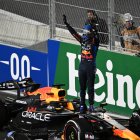 El piloto holandés de Red Bull Racing Max Verstappen celebra su cuarto título mundial consecutivo de Fórmula Uno tras el Gran Premio de Fórmula Uno de Las Vegas, en Las Vegas, Nevada, el 23 de noviembre de 2024.