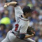 Max Fried lanza la pelota durante un encuentro con los Atlanta Braves