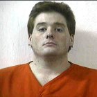 La foto de la oficina del sheriff del condado de McClain, Oklahoma, muestra a Kevin Ray Uderwood. Underwood, de 26 años, fue detenido el 14 de abril acusado de asesinato en primer grado después de que los investigadores hallaran el cadáver de Jamie Rose Bolin, de 10 años, en el armario de un dormitorio de su apartamento, según informaron las autoridades. El jefe de policía de Purcell, Oklahoma, David Tompkins, dijo que el móvil parecía formar parte de un plan para secuestrar a una persona, violarla, torturarla, matarla, cortarle la cabeza, vaciar el cuerpo de sangre, violar el cadáver, comérselo y luego deshacerse de los órganos y los huesos.