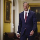 John Thune lleva apenas días como líder republicano del Senado/ Ting Shen