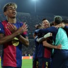 Lamine Yamal celebra el cuarto gol del Barça ante el Dortmund