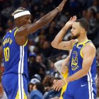 Jimmy Butler y Stephen Curry