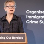 La ministra del Interior británica, Yvette Cooper