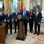 Trump, con el comisionado de la NFL, Roger Goodell