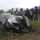 Restos de avión de combate indio en Cachemira