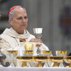 S.E. Robert Francis Prevost celebra una misa por Nuestra Señora de Guadalupe en la Basílica de San Pedro en la Ciudad del Vaticano en los días previos a convertirse en León XIV