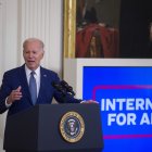 Joe Biden presenta planes de internet de alta velocidad