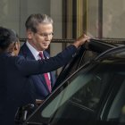 Scott Bessent sale rumbo a reunión sobre aranceles en Ginebra