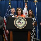 La fiscal interina Jeanine Pirro anunció los cargos contra el sospechoso