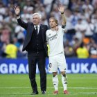 Ancelotti y Modric, en el homenaje que le brindó el Real Madrid