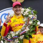 Álex Palou celebrando el triunfo