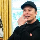 Musk en el Salón Ovál/ Alisson Robbert