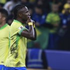 Vinicius Junior festeja su gol a Paraguay en la clasificatoria Sudamericana para el Mundial 2026