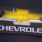 Logo de Chevrolet en un evento en Michigan/ Saul Loeb