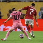 Lionel Messi y Trezeguet en el arranque del Mundial de Clubes