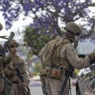 Marines protegen un edificio federal en Los Ángeles