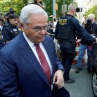 Bob Menendez, a la entrada de un tribunal. Imagen de archivo