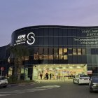 Esta imagen muestra una vista general del Centro Médico Sheba, dentro del Hospital Tel Hashomer, en Ramat Gan, a las afueras de Tel Aviv, el 12 de febrero de 2024, donde, según se informa, están siendo atendidos dos rehenes rescatados de Rafah, en el sur de la Franja de Gaza, durante una operación de las fuerzas de seguridad israelíes. Israel anunció el 12 de febrero el rescate de dos rehenes en la ciudad de Rafah, en el sur de Gaza, donde el Ministerio de Salud, dirigido por Hamás, afirmó que "alrededor de 100" palestinos, entre ellos niños, murieron en intensos ataques aéreos durante la noche.