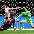 Manuel Neuer realiza una gran atajada contra el Flamengo