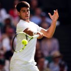 Carlos Alcaraz, durante su partido frente a Oliver Tarvet