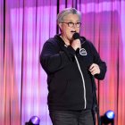 OUTSTANDING: A COMEDY REVOLUTION, Rosie O'Donnell, 2024. ph: Beth Dubber / © Netflix / Cortesía Everett Collection