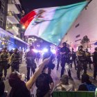 Imagen de archivo de una bandera mexicana durante las protestas de California