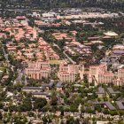 Vista aérea de la Universidad de Stanford en Stanford, California