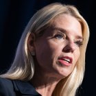 Pam Bondi en Virginia/ Saul Loeb