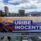 Letrero en favor de Uribe/ Luis Acosta