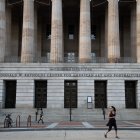 Fachada principal de la galería de retratos del Smithsonian