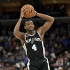De'Aaron Fox, con los San Antonio Spurs, durante un partido
