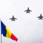 Tres aviones de combate F-16 del Ejército de Rumanía