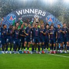 El PSG levanta por primera vez el trofeo de la Supercopa de Europa
