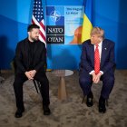 Zelenski y el presidente Donald Trump se reúnen en la OTAN (Archivo)