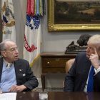 Trump y Grassley en la Casa Blanca/ Jim Watson