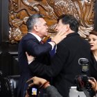 El senador Alejandro Moreno (D) y el senador Gerardo Fernández Noroña en el enfrentamiento