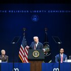 El presidente habla en el Museo de la Biblia de Washington.