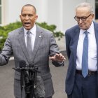 Jeffries y Schumer en la Casa Blanca/ Jim Watson