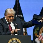 El presidente Donald Trump durante un evento en el Kaseya Center de Miami