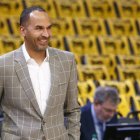 Nico Harrison, durante un entrenamiento de los Dallas Mavericks. Abril de 2025