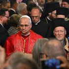 El papa León XIV y el patriarca Bartolomeo I en la iglesia patriarcal de San Jorge